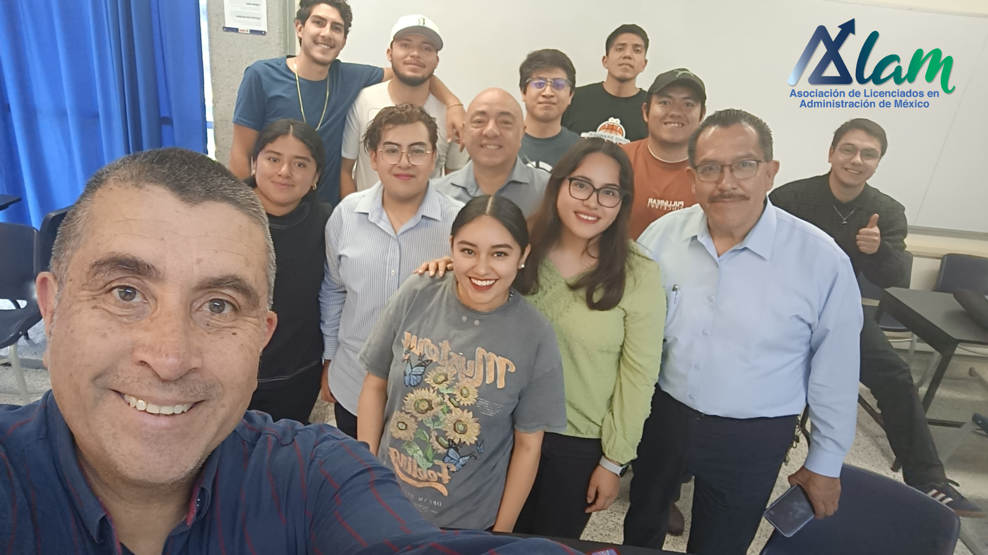 Inspirador Taller de Liderazgo Impartido por el Lic. José Ángel Arán Escalona a Estudiantes de la Universidad Madero